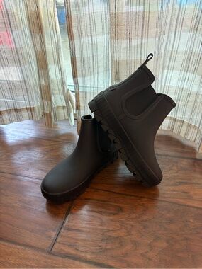 Sperry Torrent Matte Black Rubber Rain Boots